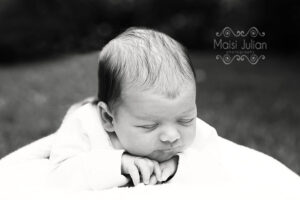 Outdoor Newborn Photo Shoots During Covid-19, Maisi Julian Photography